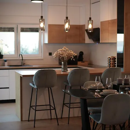 Villa Apricus Cro *