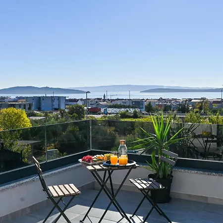 Apricus Cro Kaštela