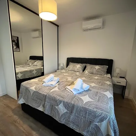 Vila Apricus Cro Kastela