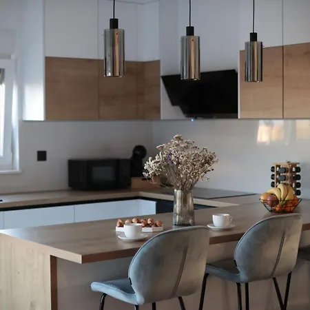 Vila Apricus Cro
