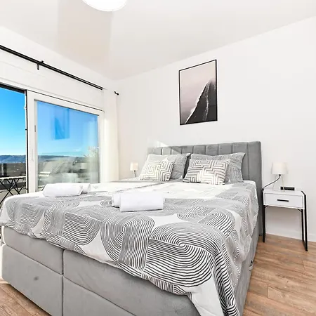 Apricus Cro * Kaštela