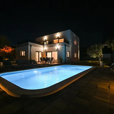 Apricus Cro * Kaštela