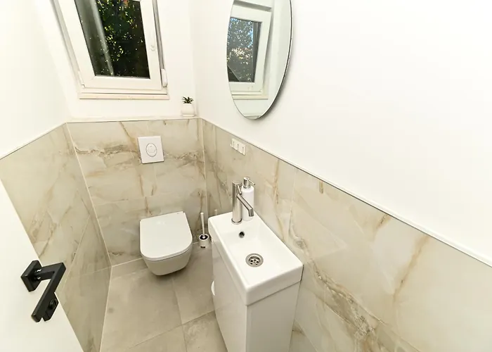 Apricus Cro וילה