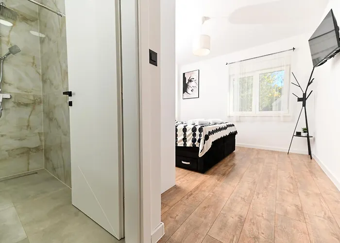 Apricus Cro וילה Kaštela